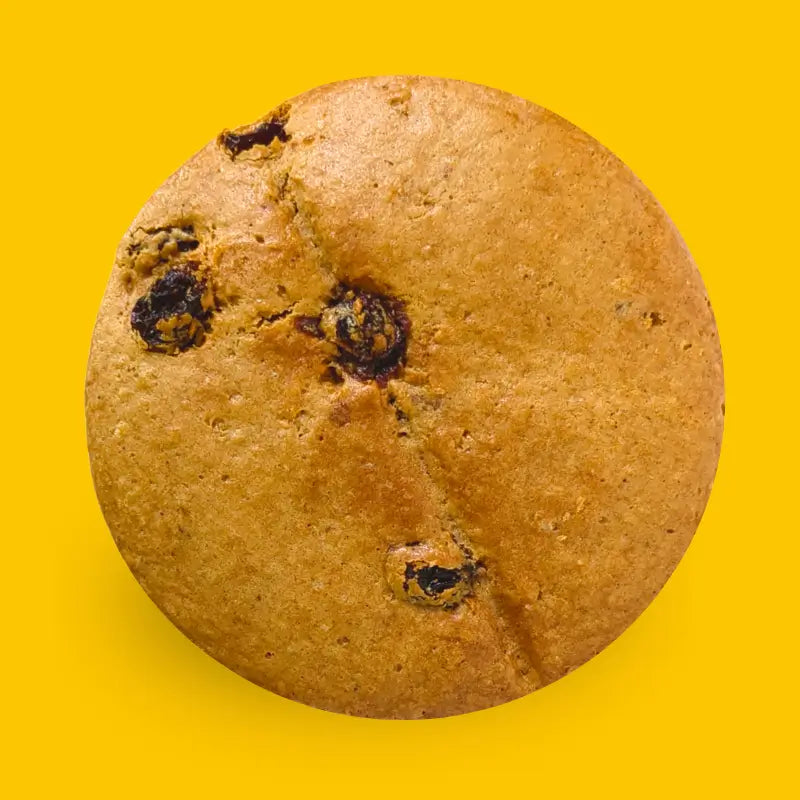 Oat raisin power cookie on a yellow background with 'KAURARUSINA' text
