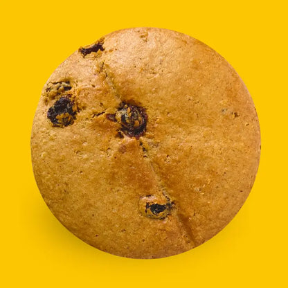 Oat raisin power cookie on a yellow background with 'KAURARUSINA' text